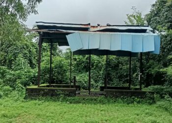 तळा शहरातील स्मशानशेडची दुरवस्था