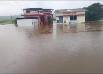 तालुक्यातील उल्हास नदीला महापूर