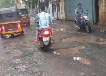 उरण तालुक्यातील रस्त्‍यांची धुळधाण