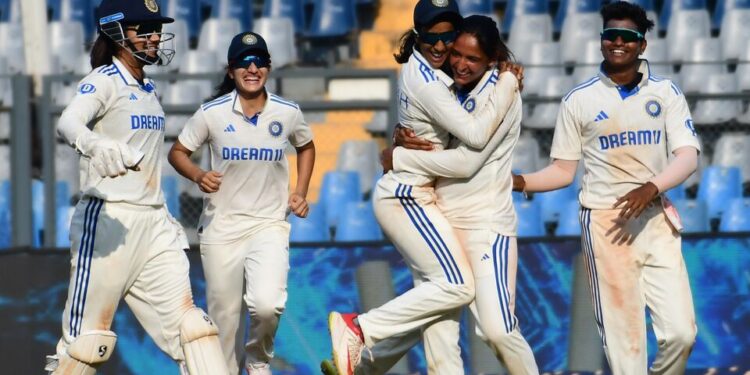 महिला भारतीय संघाची हारकीरी सुरुच