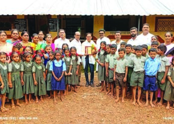 शाळेसाठी जागा भेट