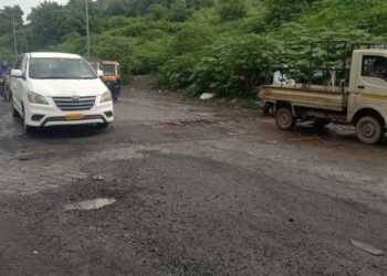 पालिकेचे कोट्यवधी रूपये खड्ड्यात