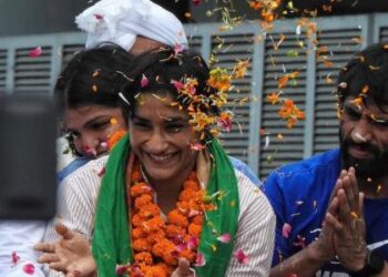 विनेशला मिळालेली 16 कोटींची बक्षीस?