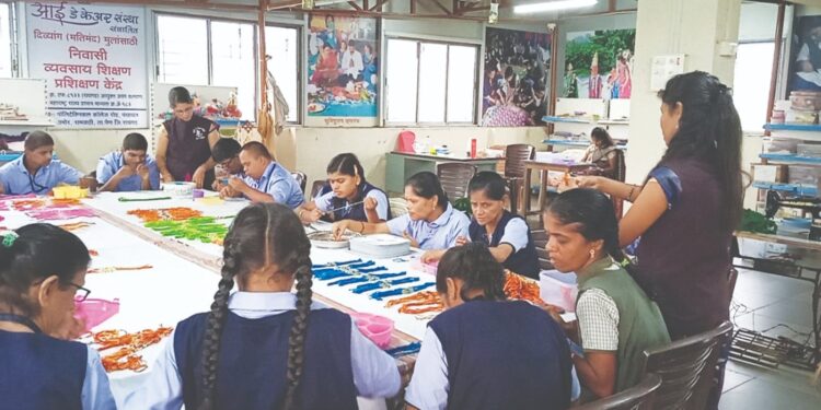 सैनिक हो तुमच्यासाठी…