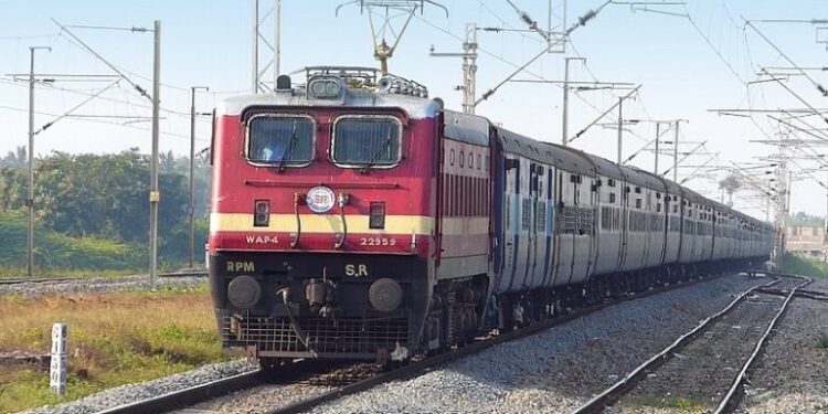 कोकणातील पर्यटनासाठी रेल्वेला पसंती