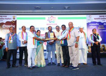 सलग तिसर्‍यांदा दीपस्तंभ पुरस्कार