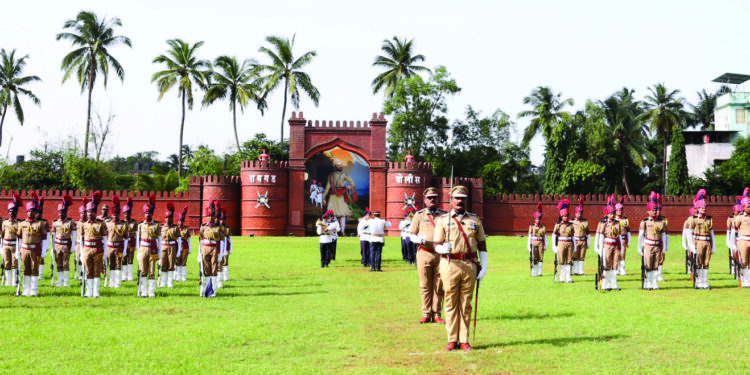 शासकीय ध्वजारोहणाचा कार्यक्रम उत्साहात