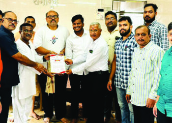 रक्तदानातून सांभाळली सामाजिक बांधिलकी