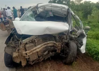 कारचा भीषण अपघात; 4 जणांचा जागीच मृत्यू