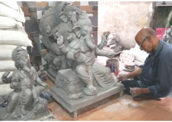 चिरनेर कुंभारपाड्यातील मूर्तींचे आकर्षण