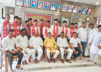 कळंबोलीत तरुणांचा शेकापमध्ये प्रवेश