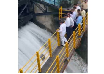 मोरबे धरणात आयुक्तांच्या हस्ते जलपूजन