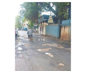 करंजा रस्त्याची खड्ड्यांमुळे चाळण