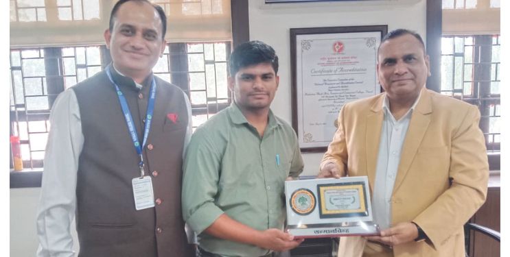 ओमकार वाणीची पीएचडीला गवसणी