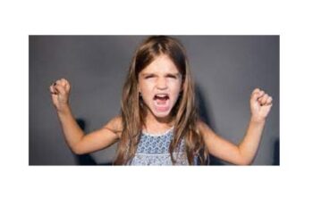 पालकांनी तगादा लावल्याने मुलीने सोडले घर