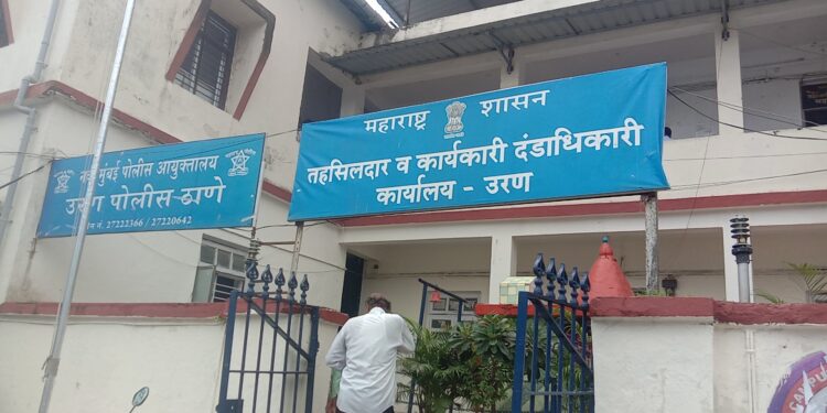 पोलीस ठाण्याच्या खुर्चीला अस्थिरतेचा शाप