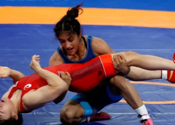 फोगाटची पदक विजेत्यांना धोबीपछाड