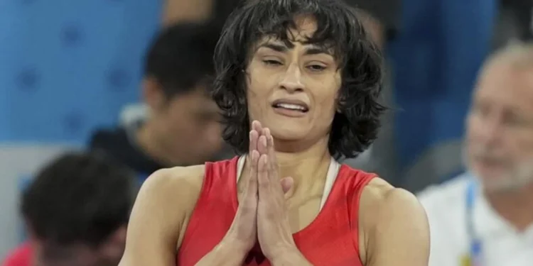 निवृत्तीच्या निर्णयावर पुनर्विचाराचे आवाहन