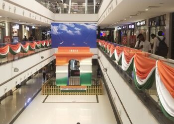 पनवेलच्या ओरियन मॉलमध्ये इंडिया गेटची प्रतिमा