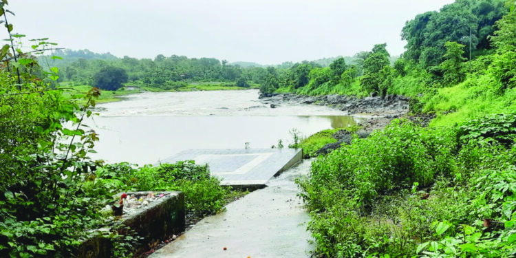 स्मशानभूमीसाठी ग्रामस्थ आक्रमक