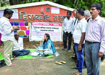 उपोषणकर्त्यांची घेतली चित्रलेखा पाटील यांनी भेट