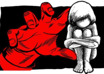 तेरा वर्षीय मुलीसोबत अश्लील कृत्य