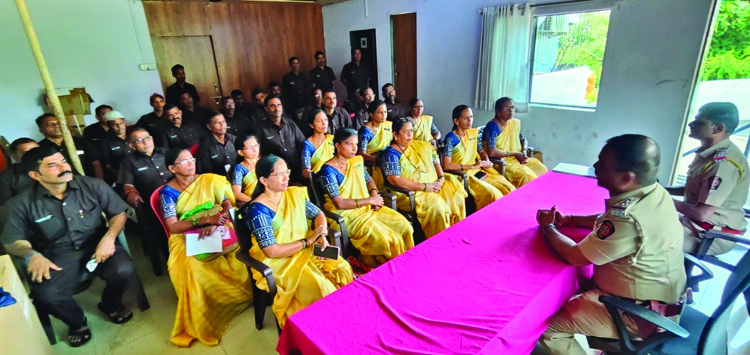 पोलीस पाटलांना एकसारखा गणवेश