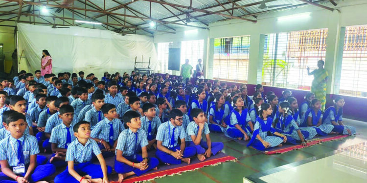 विद्यार्थ्यांच्या सुरक्षेसाठी जाणीव जागृती अभियान