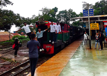 पर्यटकांमध्ये मिनीट्रेनचे आकषर्ण