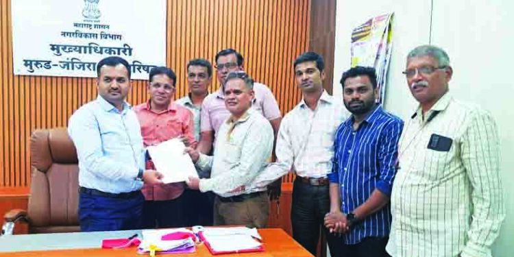 मुरुड शहरांमध्ये शिवस्मारक उभारा