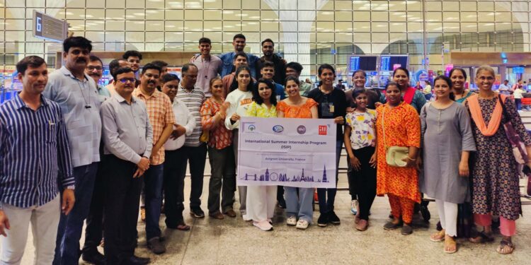 विश्वनिकेतनच्या विद्यार्थ्यांना परदेशात प्रशिक्षणाची संधी