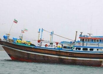 जिल्ह्यातील पर्ससीन मासेमारी अडचणीत