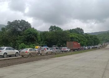 दोन एसटी बसचा अपघात