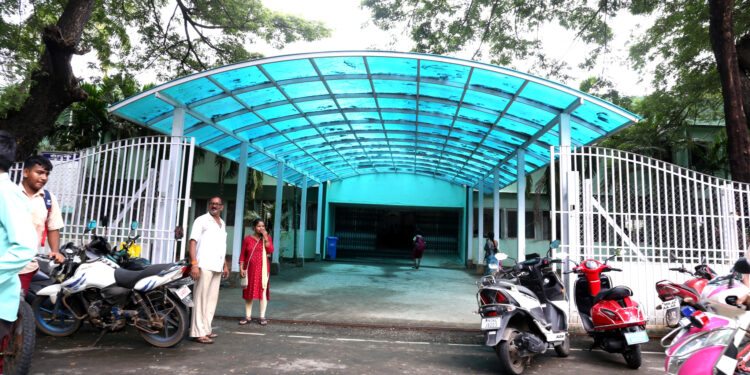 आरसीएफ शाळेतील शिक्षक, कर्मचार्यांचे पगार थकीत