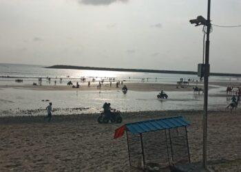 काशीद किनार्‍याला पर्यटकांची चणचण