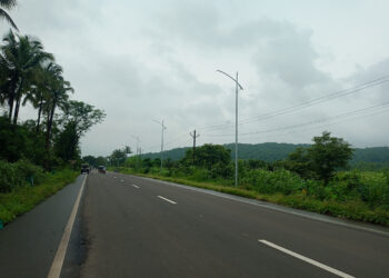 अखेर कोलाड रोहा रस्त्यावर पथदिव्यांचे काम जोरदार सुरु