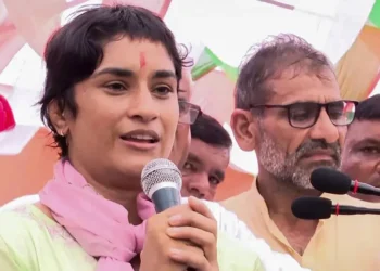 कुस्तीपटू विनेश फोगाट खोटं बोलली?