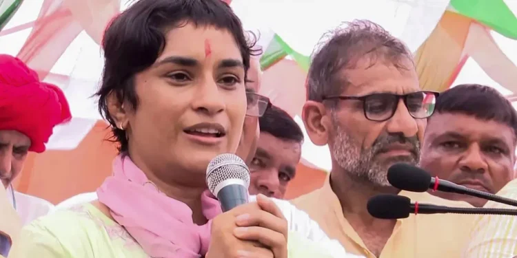 कुस्तीपटू विनेश फोगाट खोटं बोलली?