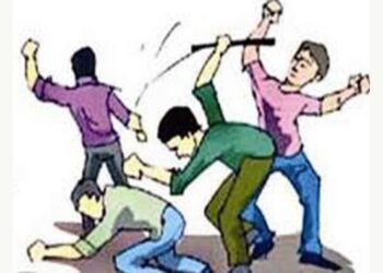 बेन्जो वाजविण्यावरून दोन गटात हाणामारी