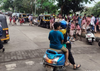 रोड रोमिओवर पोलिसांची कारवाई