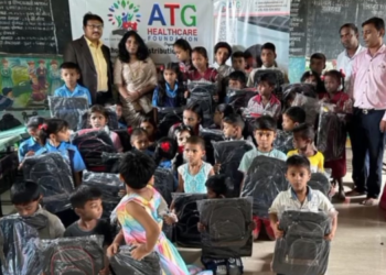 विद्यार्थ्यांना शैक्षणिक साहित्याचे वाटप