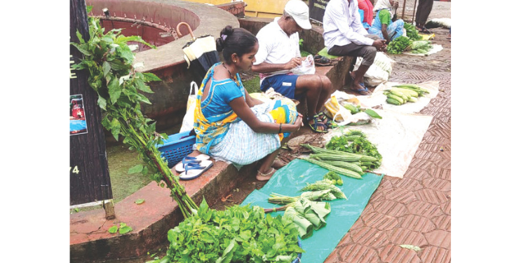 माथेरानच्या डोंगरातील रानभाज्या बाजारात