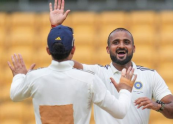 कसोटीसाठी भारतीय संघाचे दार ठोठावले