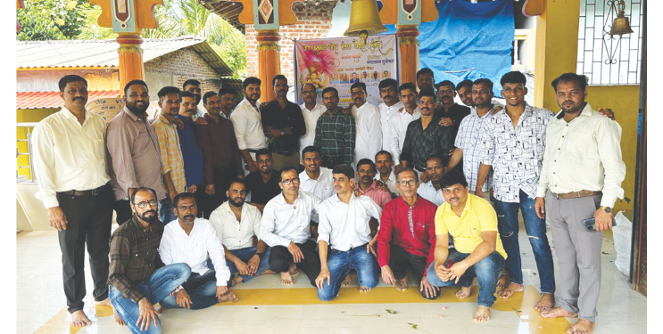 विद्यार्थ्यांना शैक्षणिक साहित्य वाटप