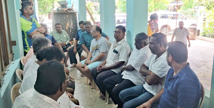 जयंत पाटील यांच्याकडून कवळे कुटुंबियांचे सांत्वन