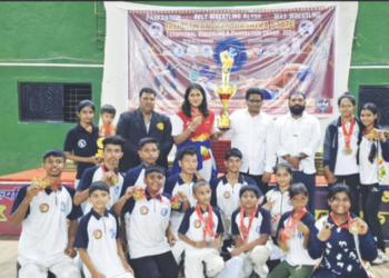 रायगडच्या कराटेपटूंनी महाराष्ट्राची ट्रॉफी जिंकली