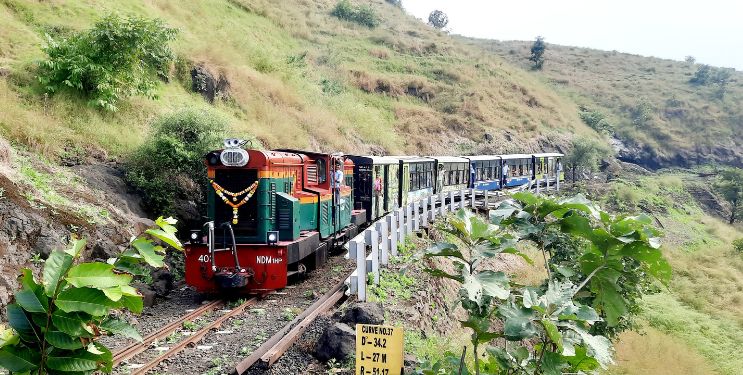 माथेरानची राणी बाराही महिने धावणार?