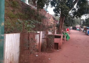 माथेरानच्या मुख्य रस्त्याचे विद्रुपीकरण