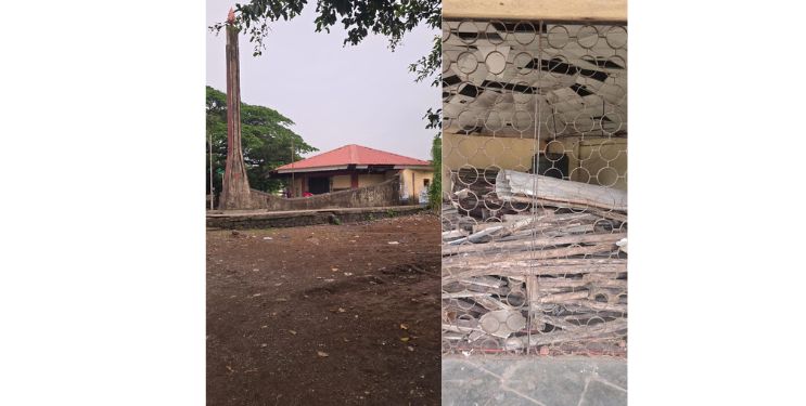 हुतात्मा स्मारकाचा अवमान