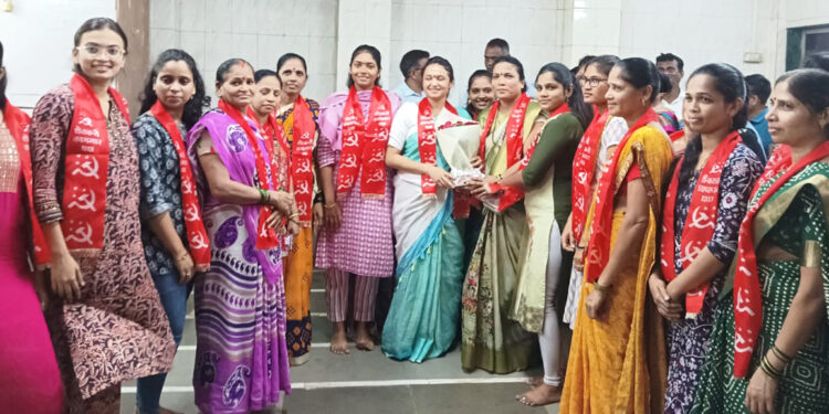 असंख्य कार्यकर्ते शेकापमध्ये